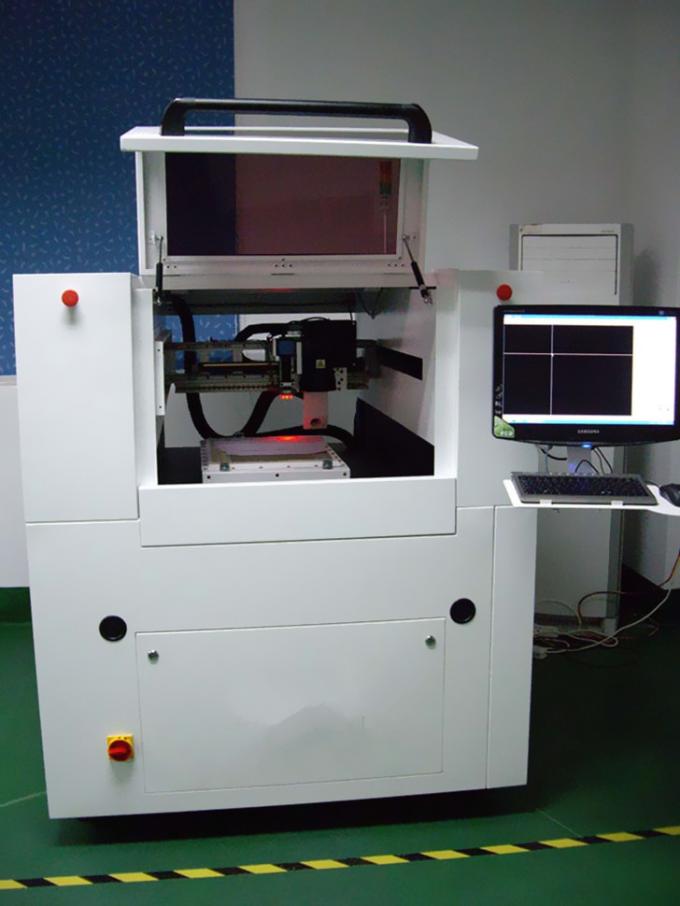 Découpeuse à haute densité de laser de commande numérique par ordinateur de graphiques avec peu de carbonation