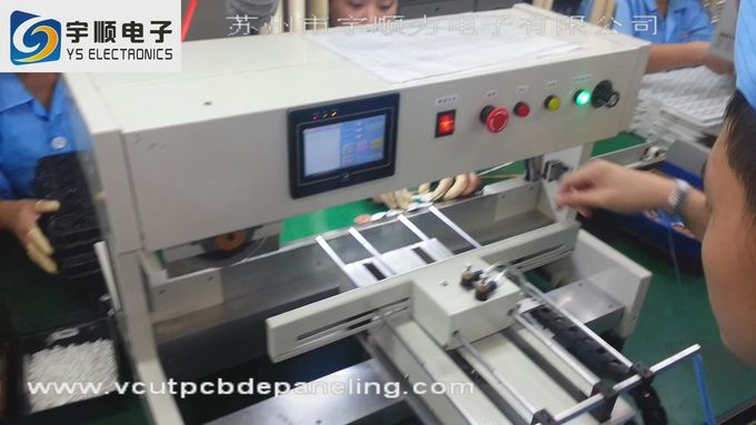 Doublez le trou fraisé par équipement depaneling dégrossi FR4 de carte PCB